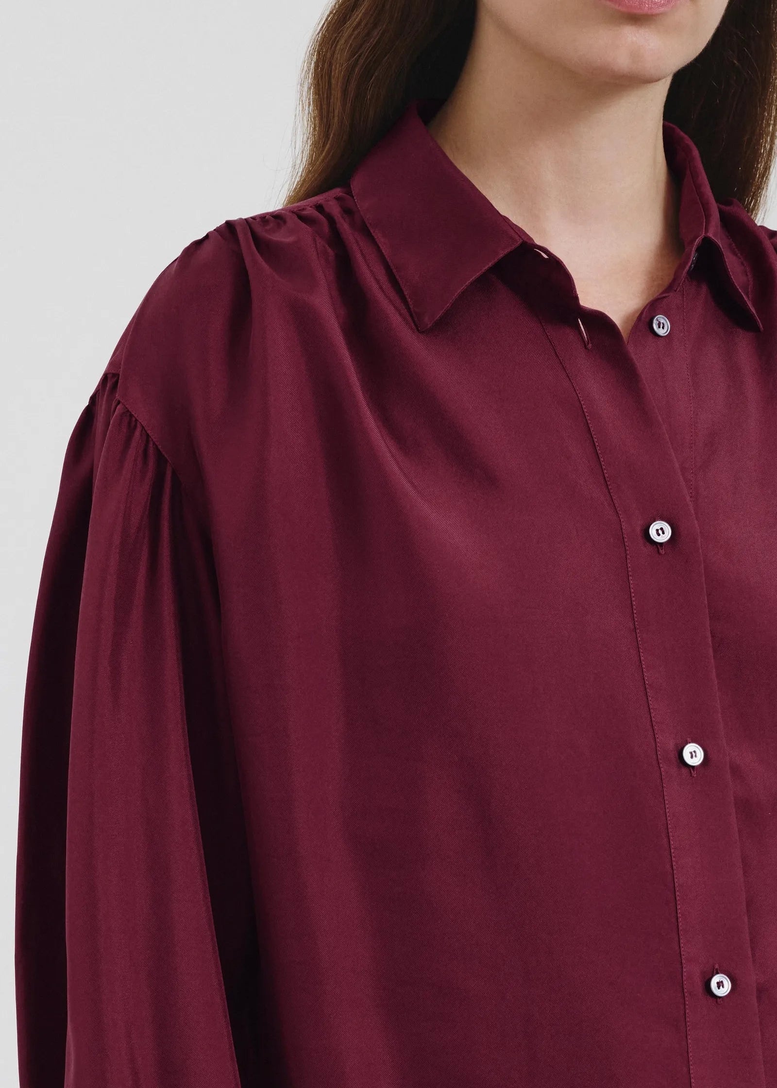 Camisa de seda granate