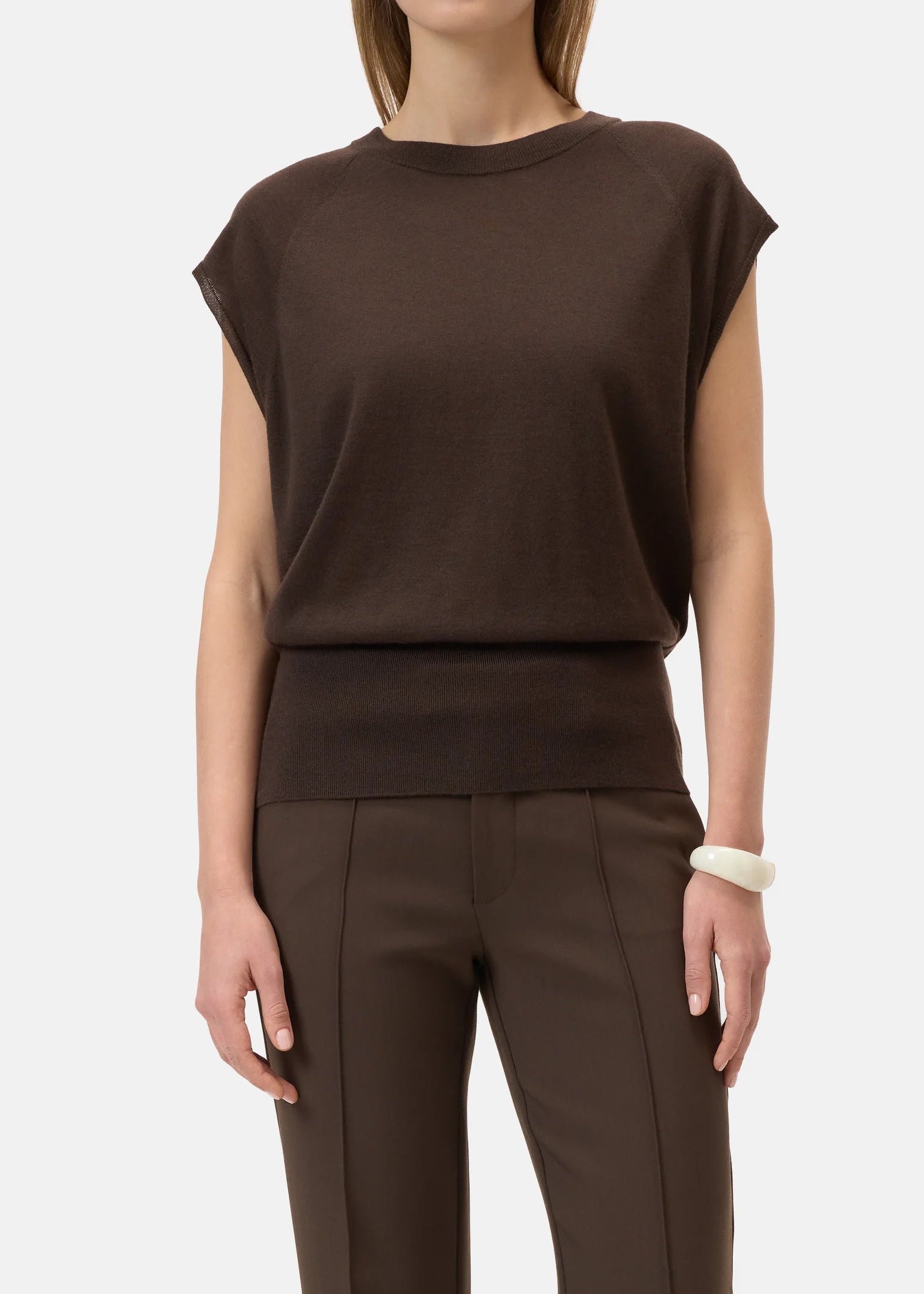 Sleveless Crew Neck Jumper
