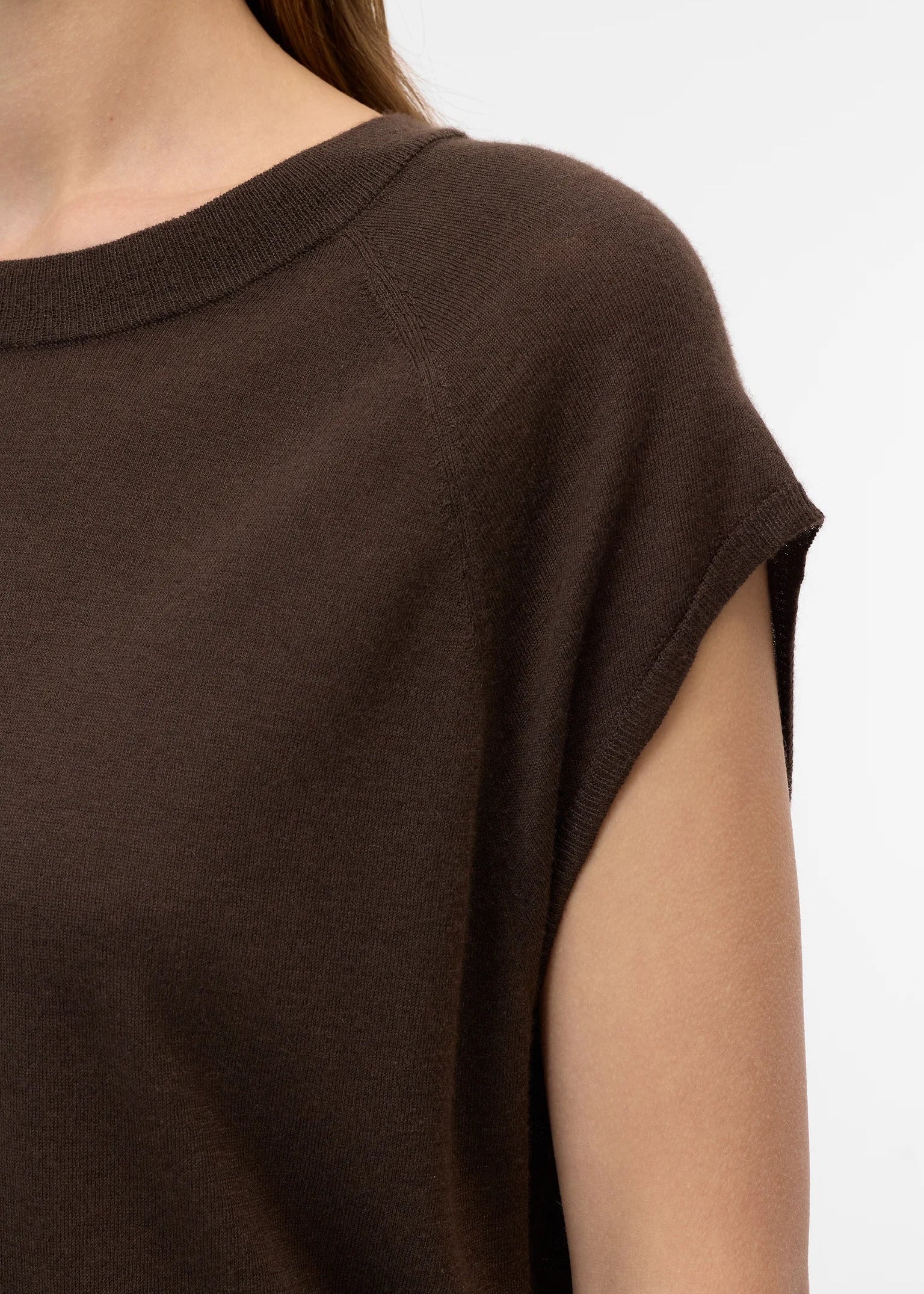 Sleveless Crew Neck Jumper